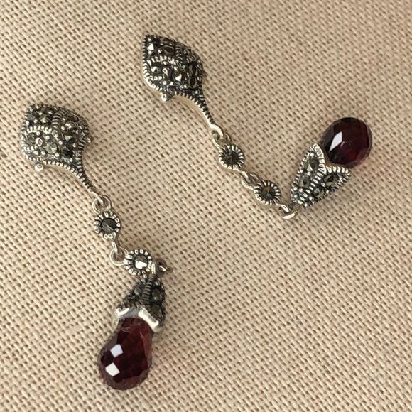 Vintage Faceted Red Garnet & Sterling Silver Marcasite Long Drop Dangle Earrings - Picture 9 of 14